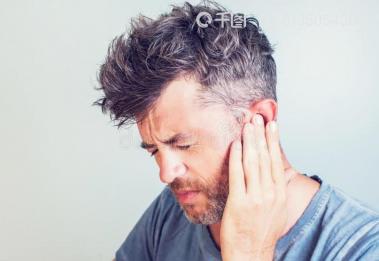 戴上助听器以后觉得头疼怎么回事？