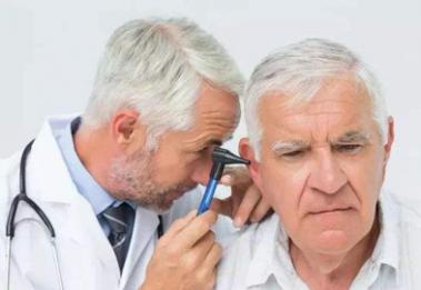 老年人戴上老年助听器后不管用该怎么办